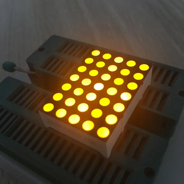 Ống matrix màn hình LED 3mm màu vàng siêu sáng cho các dấu hiệu di chuyển / bảng thông báo 4
