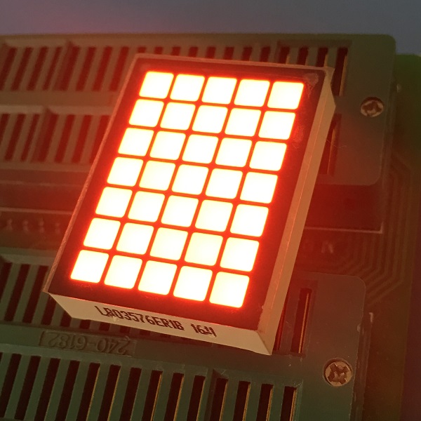5×7 dot matrix LED display close-up view